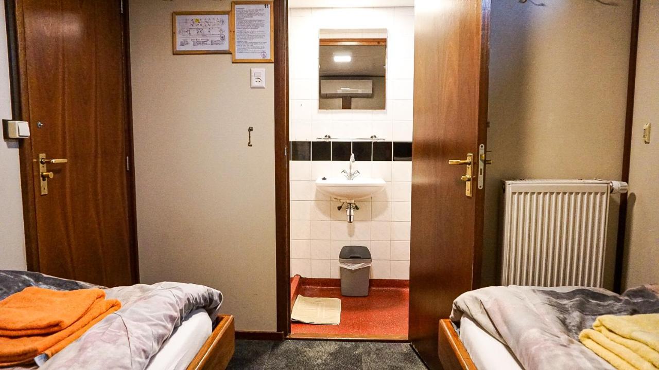 Hotelboat Angeline อัมสเตอร์ดัม ภายนอก รูปภาพ